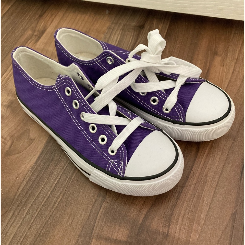 Purple low top sneakers women size 5